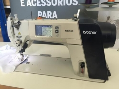 Maquina de costura Brother S-7300A-403-0PL, com corte de linha, remate de linha e levantamento de calcador