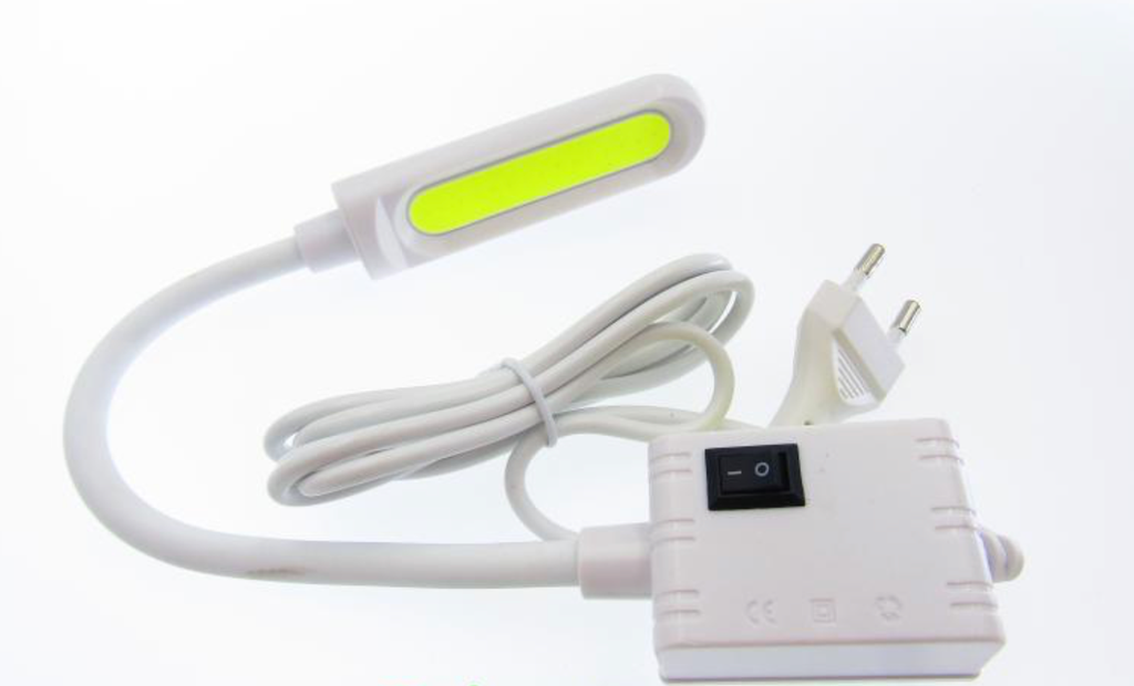 Candeeiro de leds com ficha monofásica