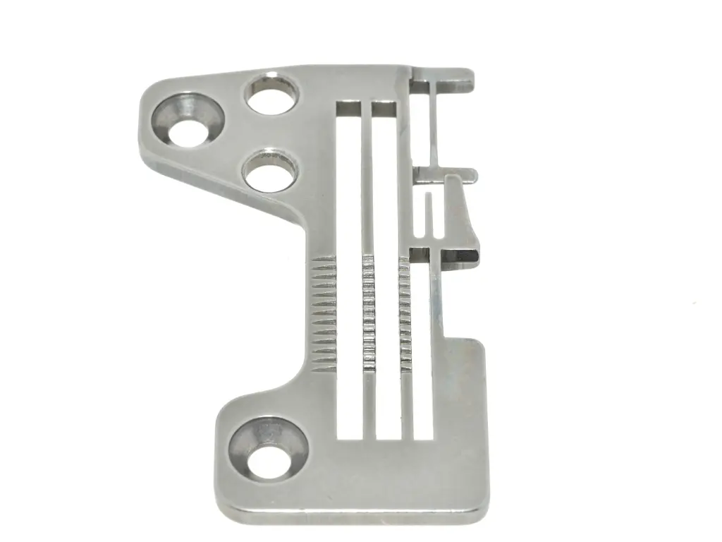 Chapa de agulha  /  espelho de agulha corte e cose juki 2 ag. ( TP604A43 )