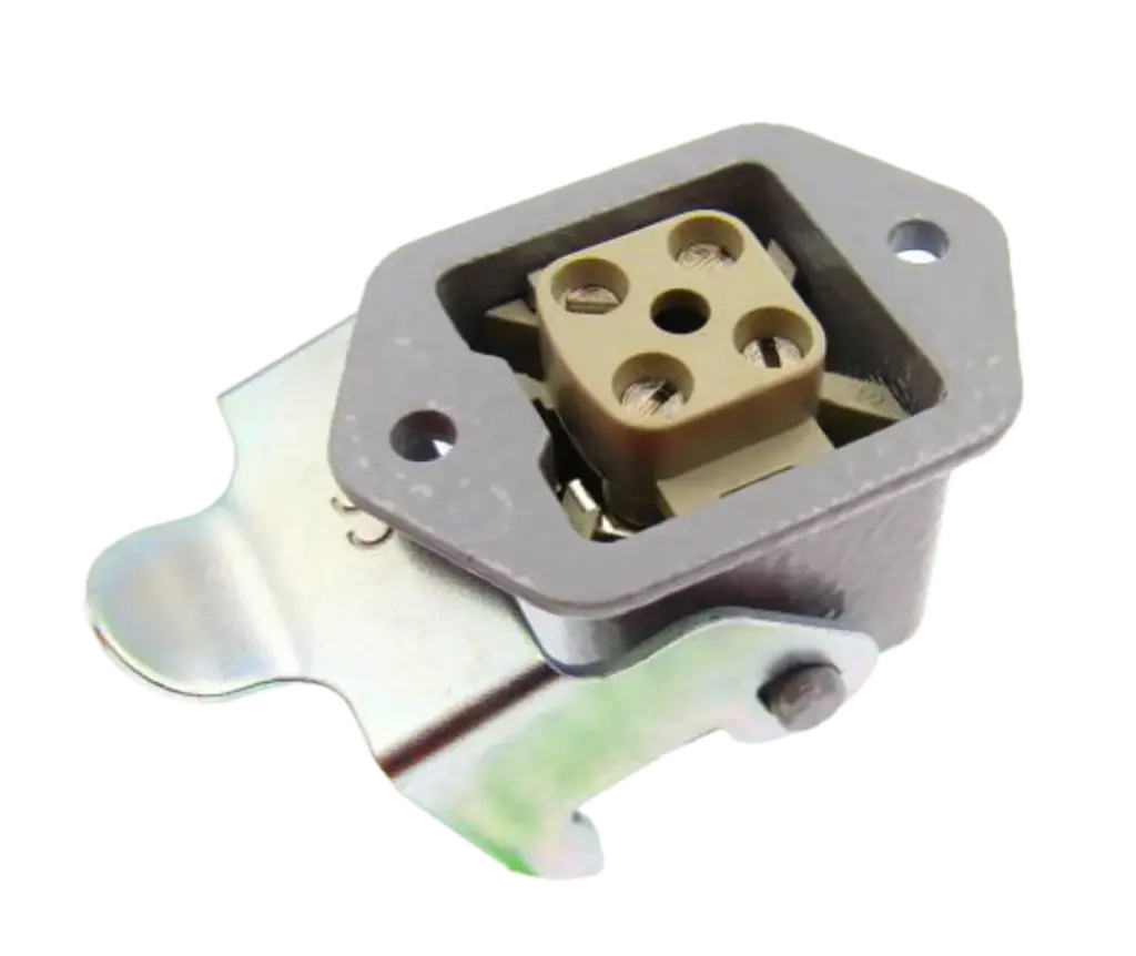 Ficha femea Ilme P / Ferro 4 pinos