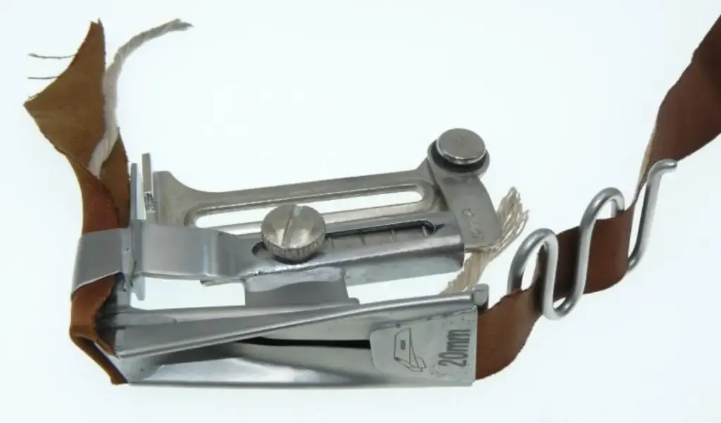 GUIA BIBOS COM CORDAO COM SUPORTE DE ABRIR- 20 / 10MM