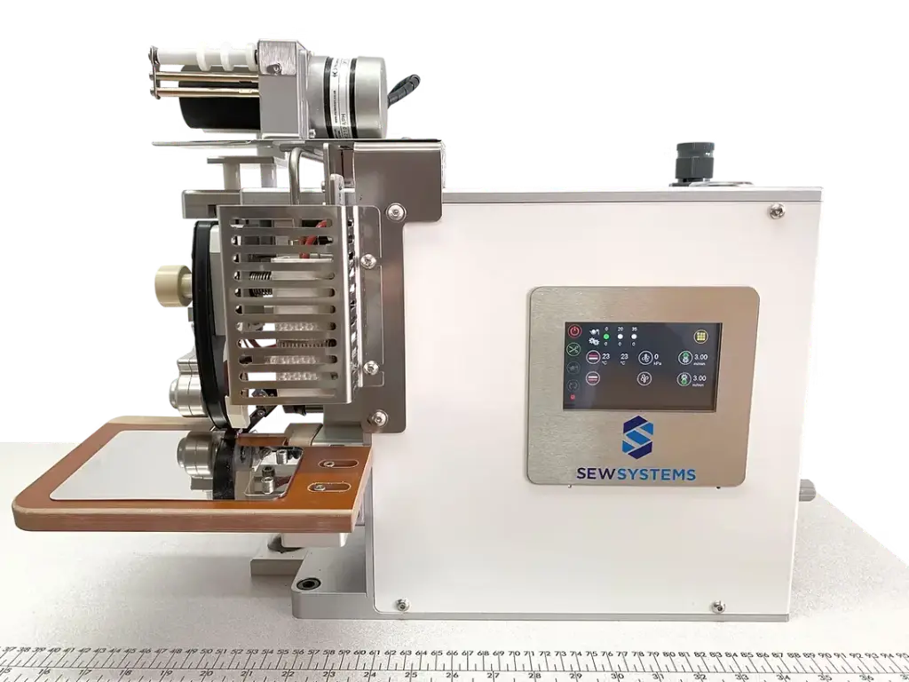 Maquina colados  /  Bonding SewSystems AT850KH, com dispositivo manual de tensão