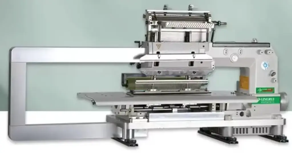 Maquina de costura LR008-50064P de 50 agulhas 6.4, com motor servo e bancada de rodas