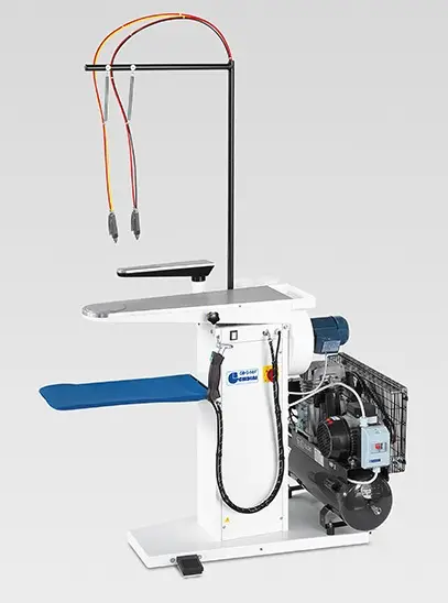 Mesa tira nódoas com aspiração, com duas pistolas, suporte de pistolas e 2 tanques para liquido, iluminação, pistola de vapor Ghidini GB-S-88 F