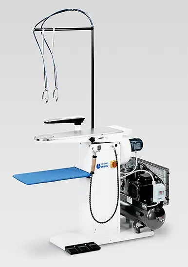 Mesa tira nódoas sem caldeira com aspiração, com duas pistolas, suporte de pistolas e 2 tanques para liquidos Ghidini GB-S-88 C