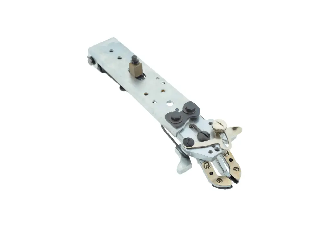 Pinça de botões normais Juki LK1903 (co)