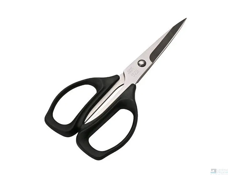 Tesoura de costura e bordado KAI N3160S
