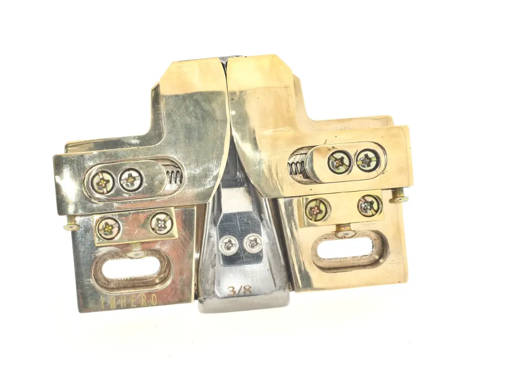 Guia de tapa costuras para maquina de duas agulhas 3/8 ImHero