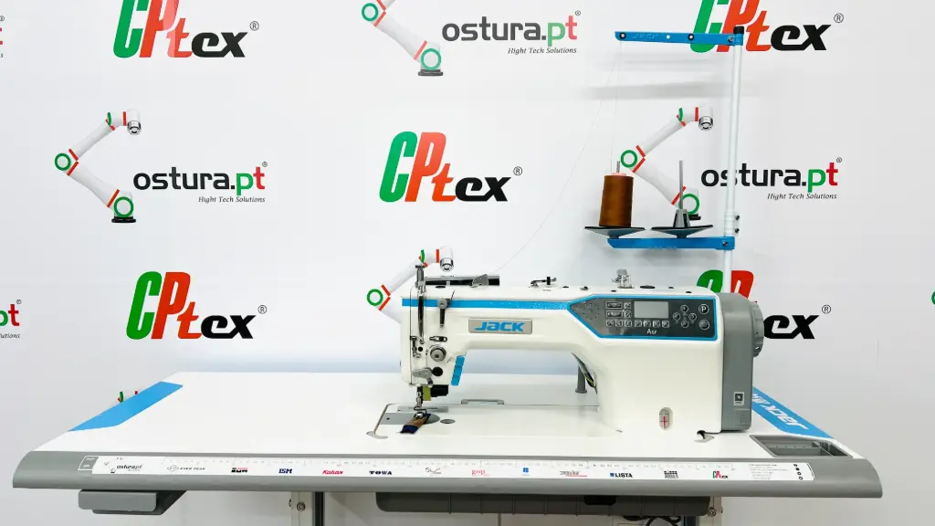 Maquina de costura ponto preso duplo arrasto Jack A6F-EQ-PK, com puller, motor servo, tampo e bancada