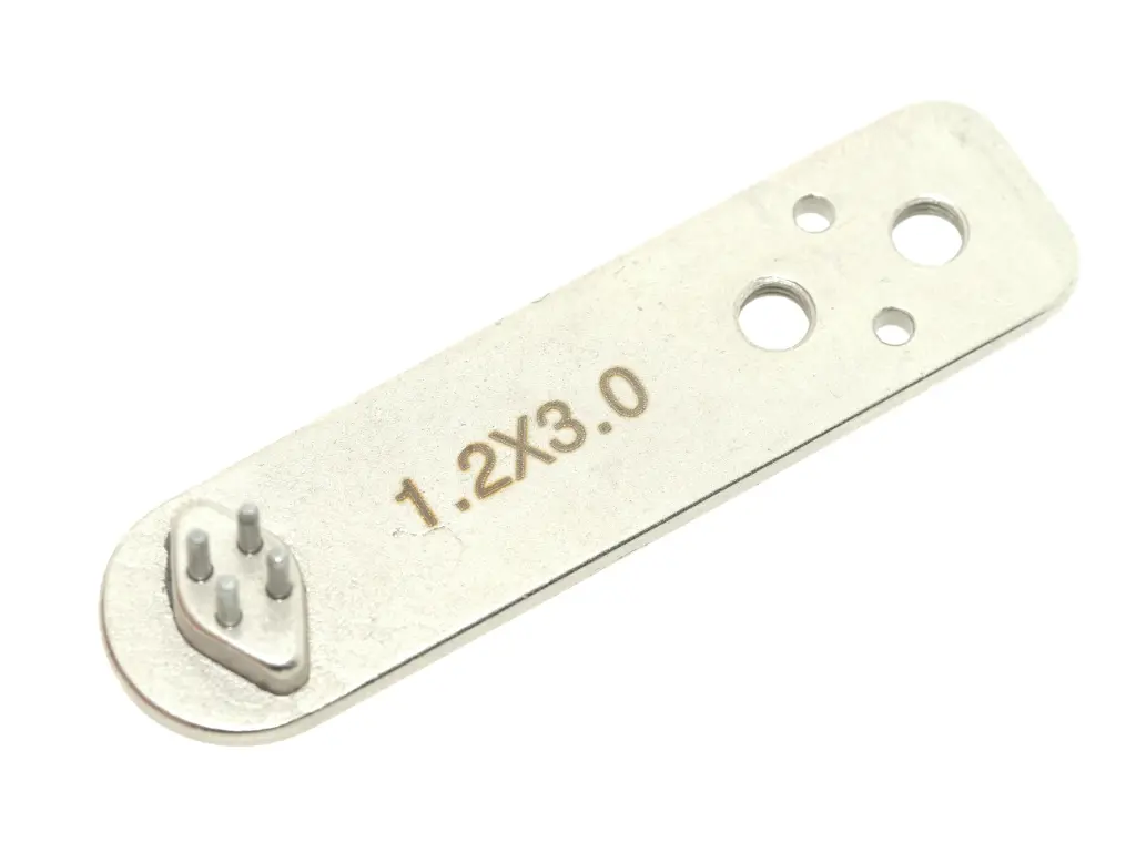 Matriz / transportador para carregador de botões de 4 furos 1.2x3.0mm para maquina de botões 