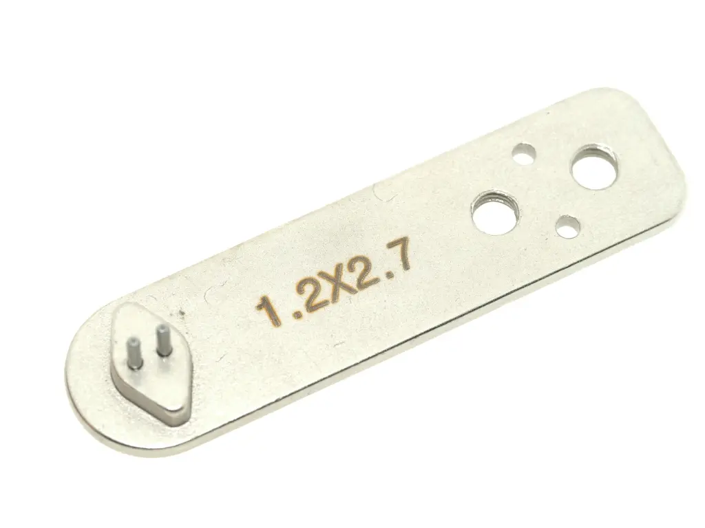 Matriz / transportador para carregador de botões de 2 furos 1.2x2.7mm para maquina de botões