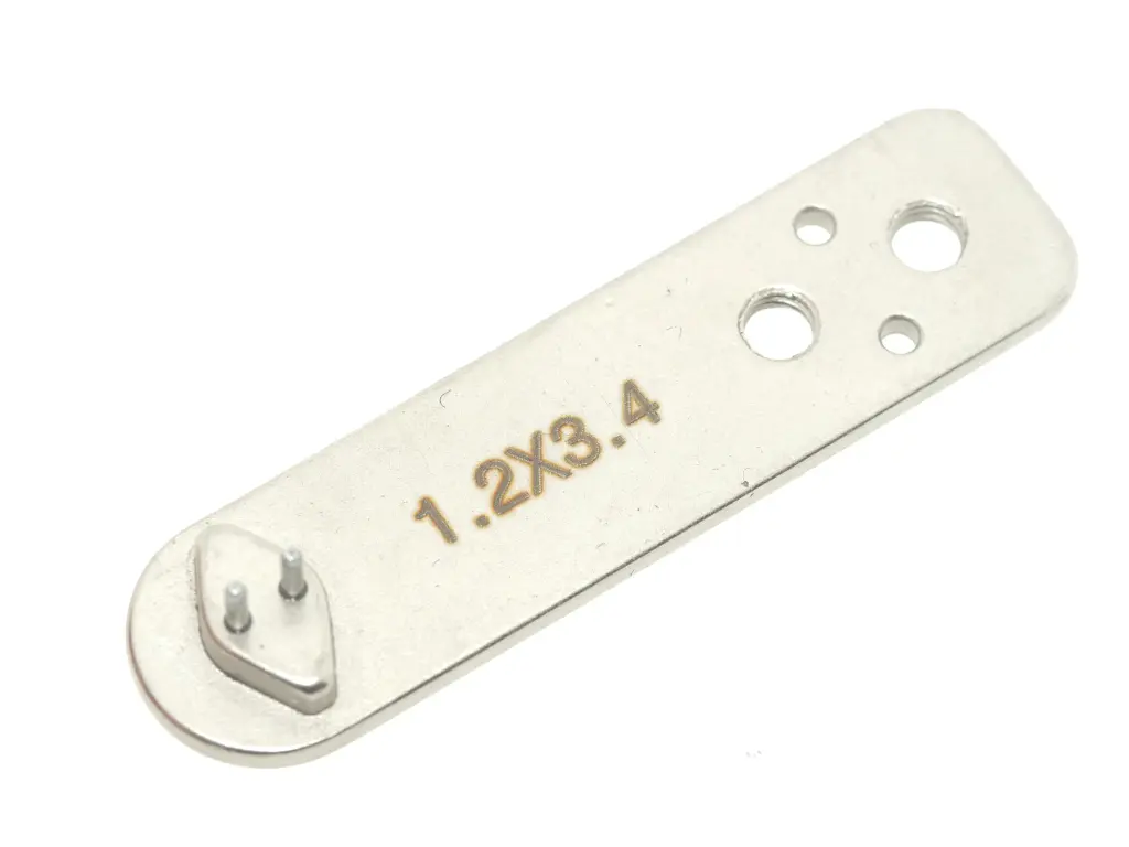 Matriz / transportador para carregador de botões de 2 furos 1.2x3.4mm para maquina de botões