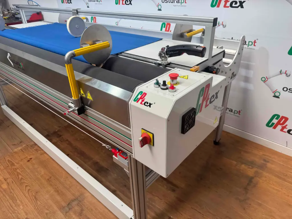 Maquina de desenrolar / enrolar e medir malha / tecido rolo-rolo  2200 x 500mm, com maquina de corte  Cptex.IT3268