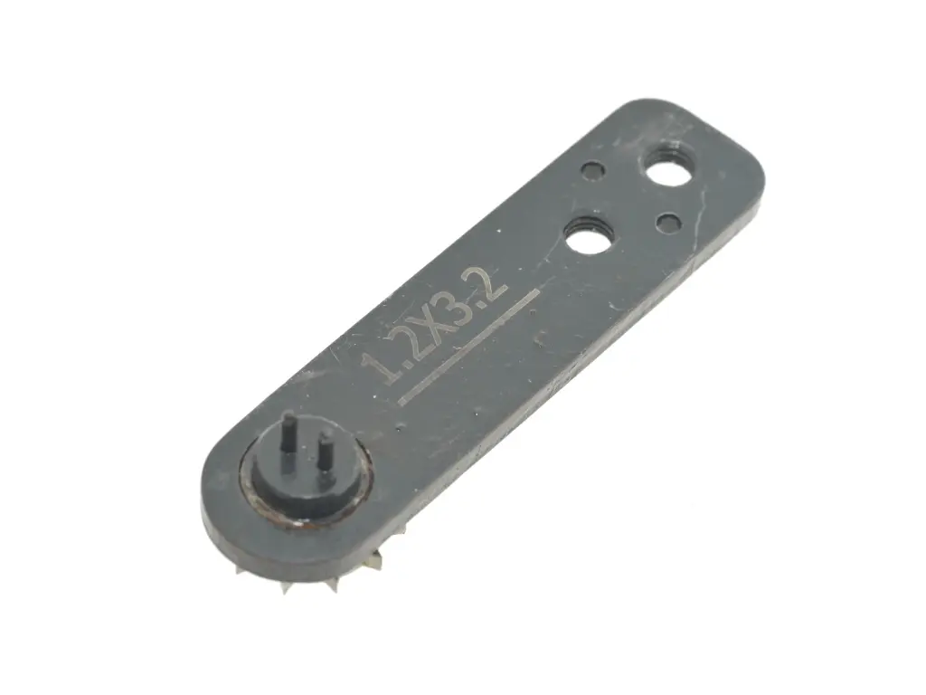 Matriz / transportador para carregador de botões de 2 furos 1.2x3.2mm para maquina de botões com camera