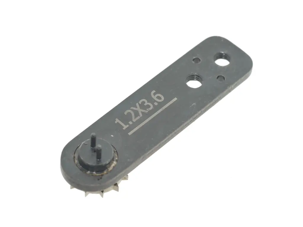 Matriz / transportador para carregador de botões de 2 furos 1.2x3.6mm para maquina de botões com camera