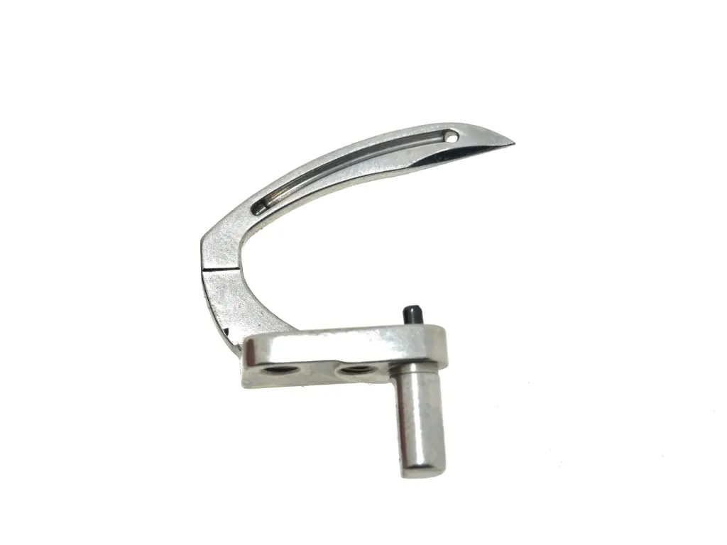 Laçadeira / crochet Siruba D007