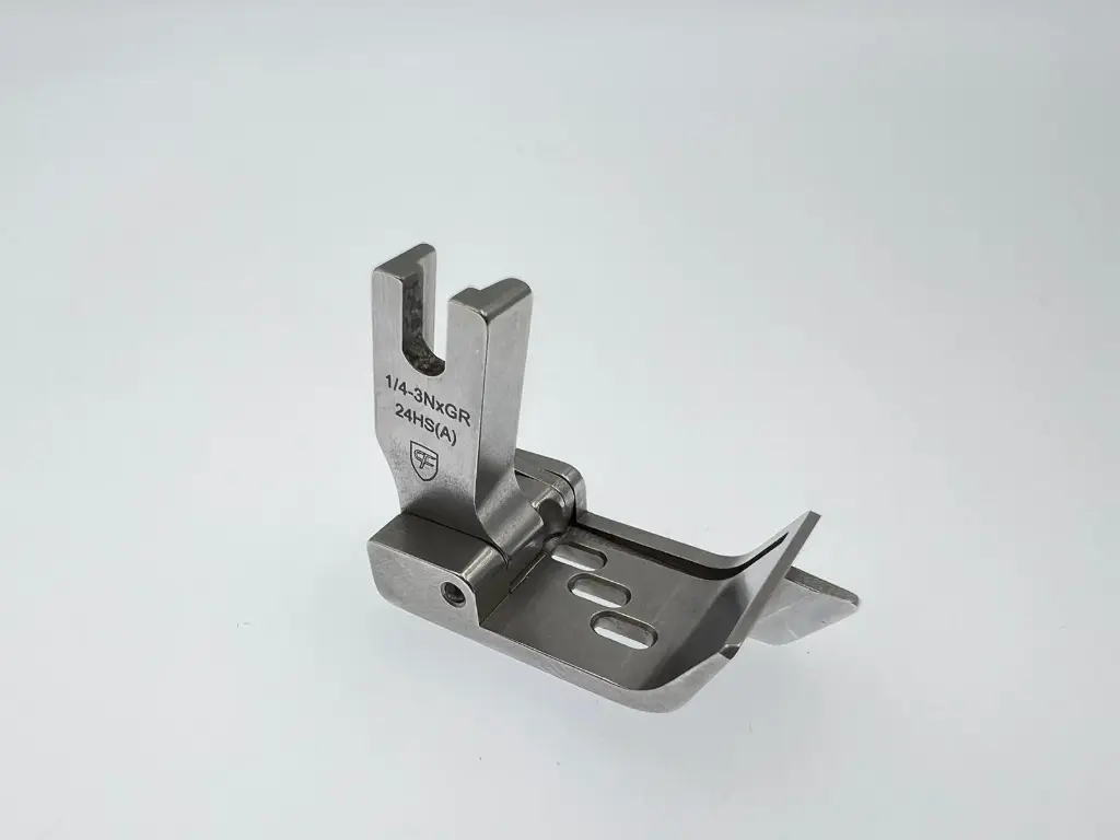 Calcador 3 agulhas para Juki MH380 1 / 4 com guia direito a 2.4mm - 6.4mm CF EverPeak