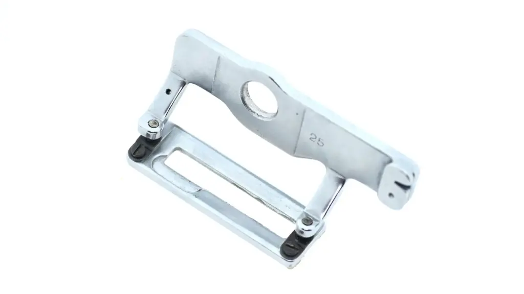 Calcador de casear ovalisado para malhas Brother