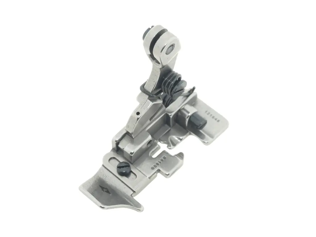 Calcador de corte e cose 5 fios 3.2x4.0mm Juki (Co)