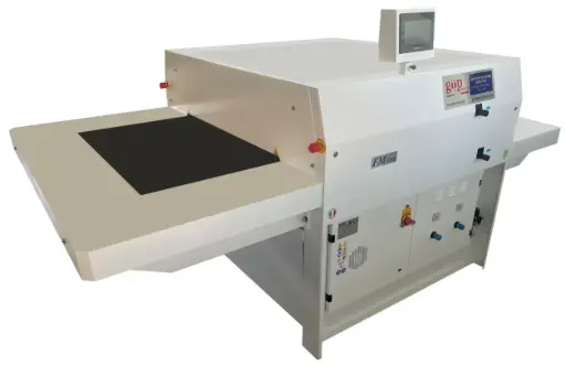[GMP.FM600] Maquina termocolagem de colar entretela de tapete rotativo Giemmepi FM600T  ,com ecrã touch com 24 programas ,equipada com isolamento Eco Green , dimensões 2960x1200x1560H