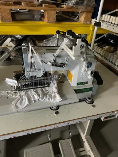 [ST00833048P] Maquina de costura Lingrai LR VC008-33048P/VPQ de 33 agulhas 3/16,com  motor servo , posicinador de agulha , candeiro de led , estante com rodas e tampo nacional