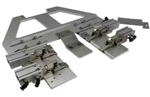 [Cptex.Bon1Aj] Dispositivo ajustável para maquina de campo aberto para palas de bonés 