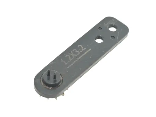 [Cpt.NG-1.2x3.2-2] Matriz / transportador para carregador de botões de 2 furos 1.2x3.2mm para maquina de botões com camera