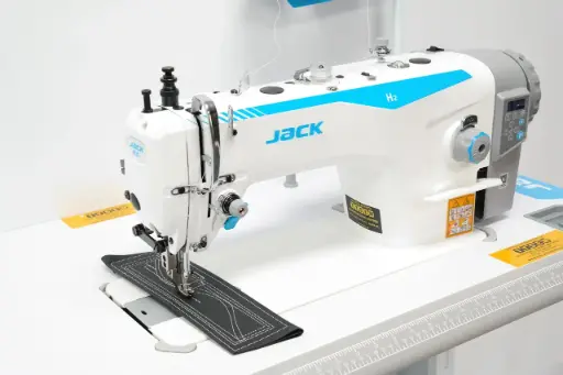 [Jack.H2] Maquina de costura ponto preso Jack H2, com motor servo, tampo e bancada